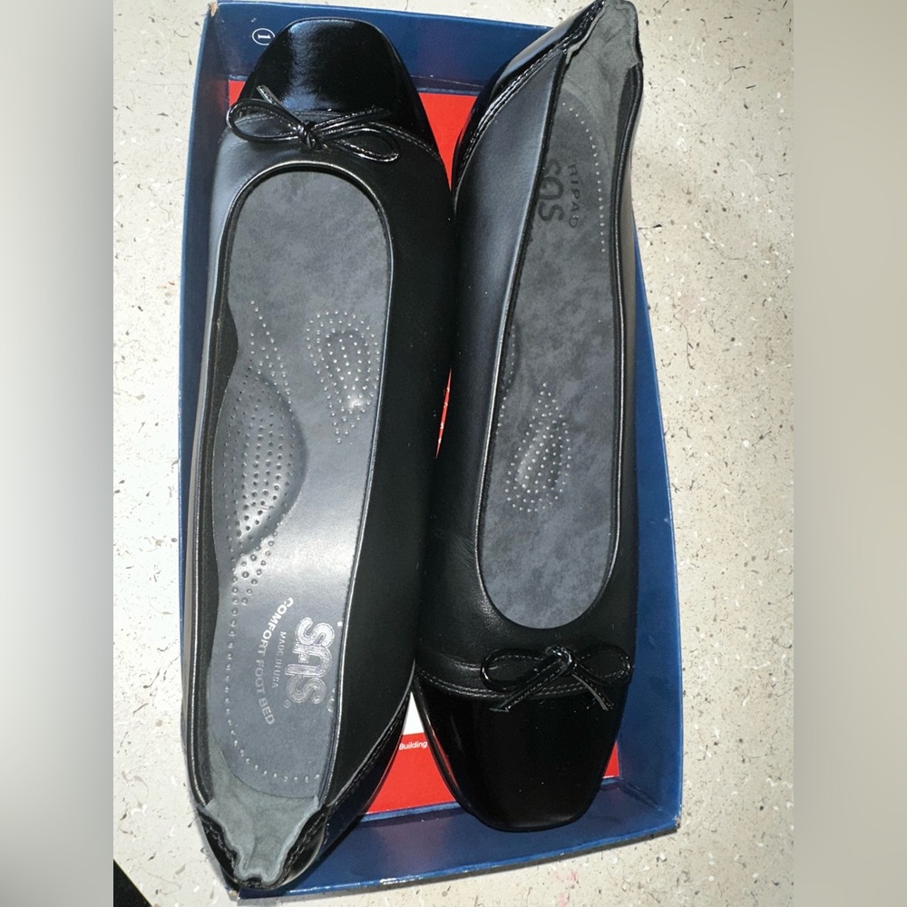 SAS Women's Black Flats with Glossy Bow